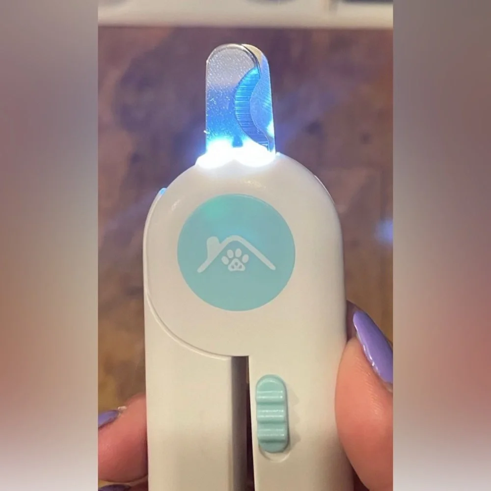 Dog nail clippers